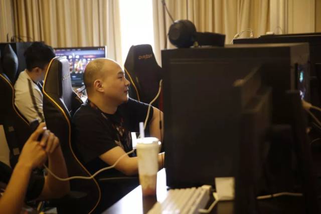 LokeN官宣退役：生涯巅峰都在LPL，与Lvmao搭档多年