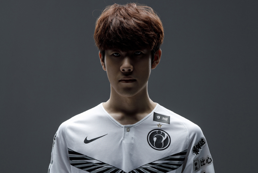 NaVi三人领衔，BLAST全球总决赛最佳阵容公布