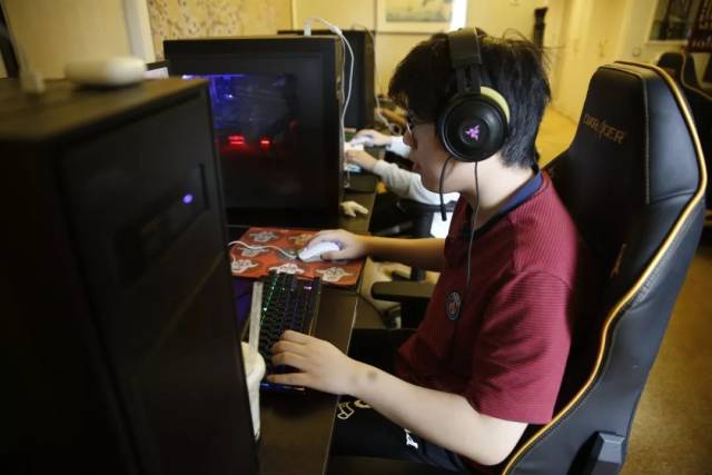 n0rb3r7 ：目前队内的最大问题还是交流