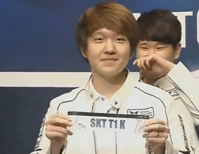 官方更新S14八强选手KDA榜：前五T1占了前三，Xiaohu第四