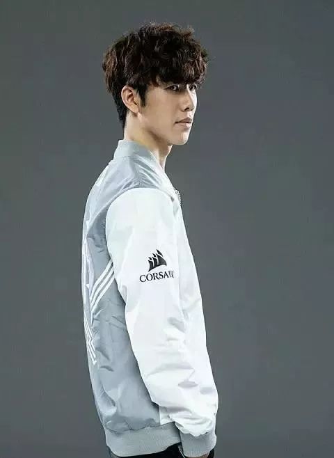 整体运营差距明显 DK毫无压力战胜FLY